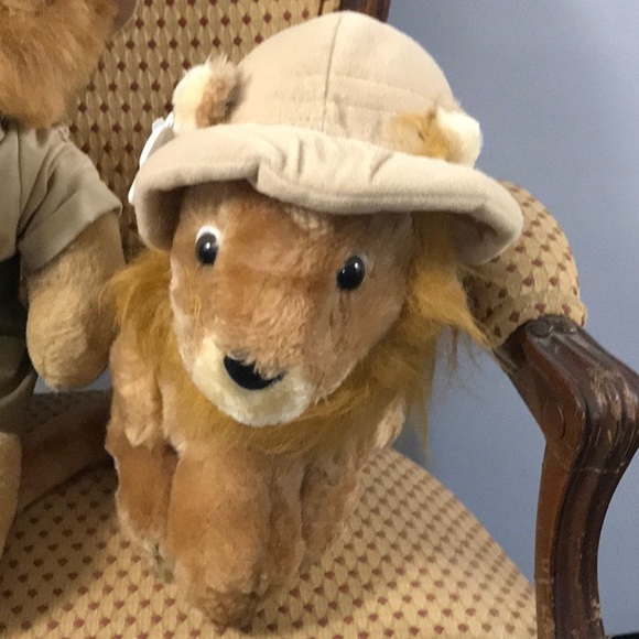 2 vintage Safari lion plush stuffed toys dressed Russ Carousel 1983 - Picture 5 of 9